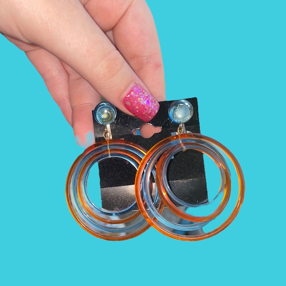 True vintage 60s acrylic dangle clip on earrings